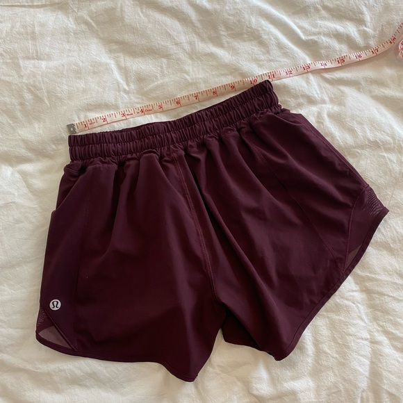 Lululemon Hotty Hot Short II *Long 4" Cassis Size 4 - Picture 7 of 11